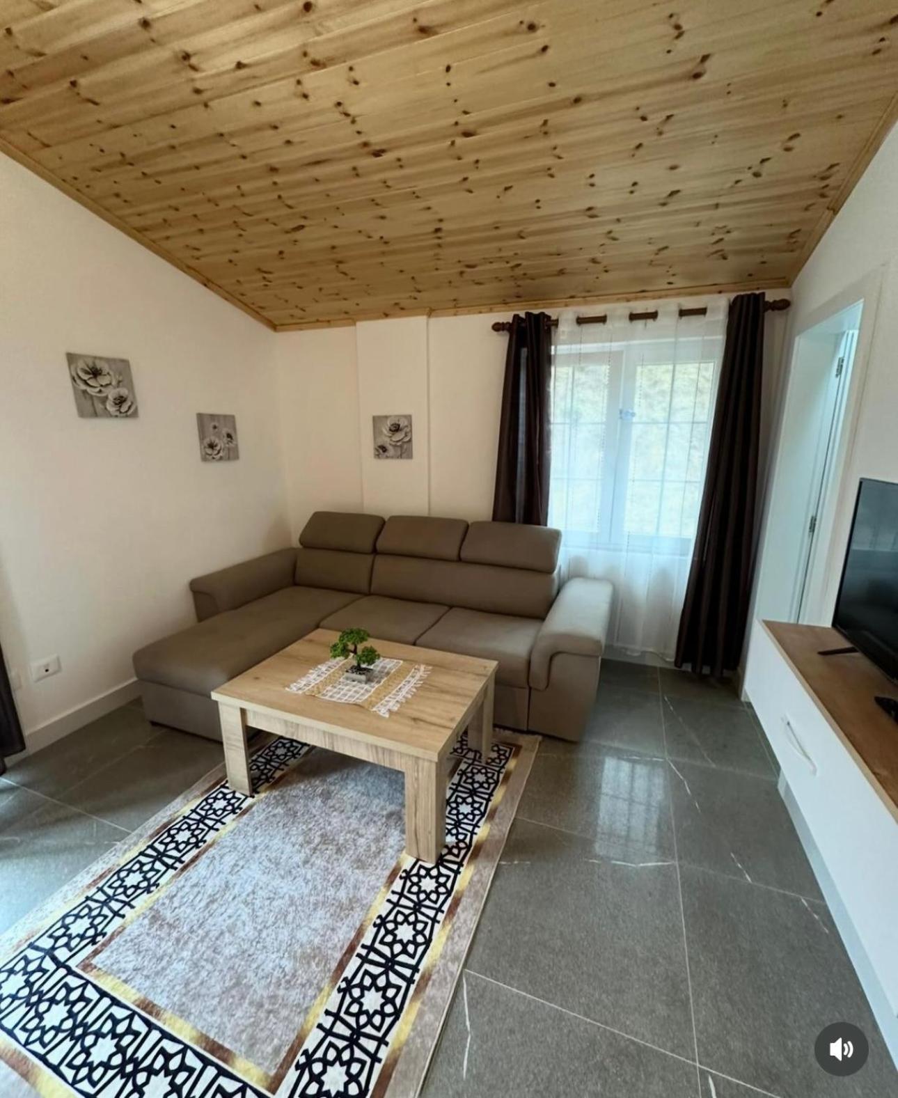 Qyteza Guest House & Camping Shkoder Exterior photo