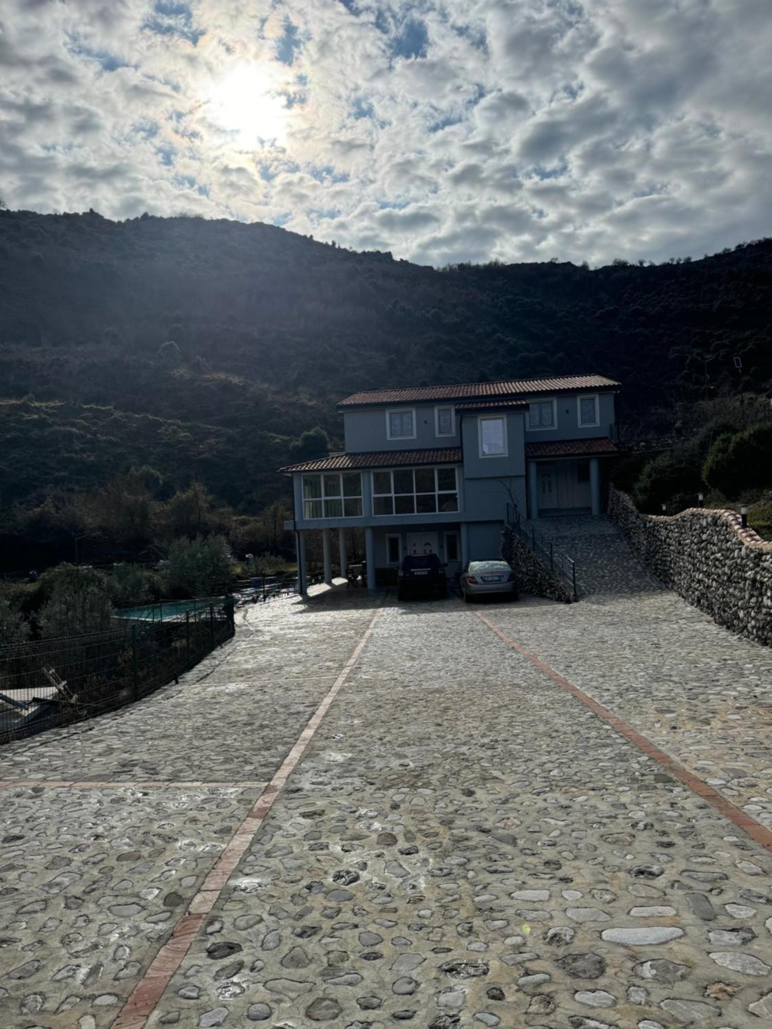 Qyteza Guest House & Camping Shkoder Exterior photo
